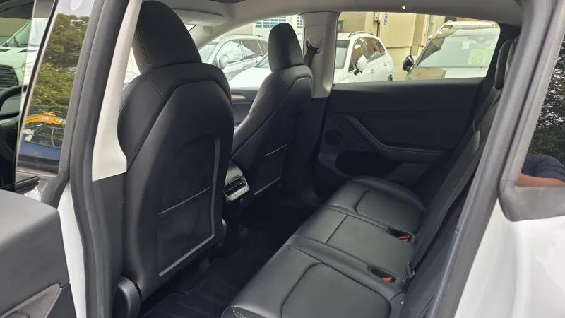 Tesla Model Y LR AWD Záruka SoH 93,2%