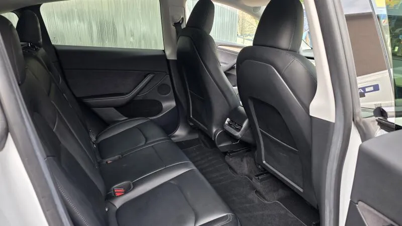 Tesla Model Y LR AWD Záruka SoH 93,2%