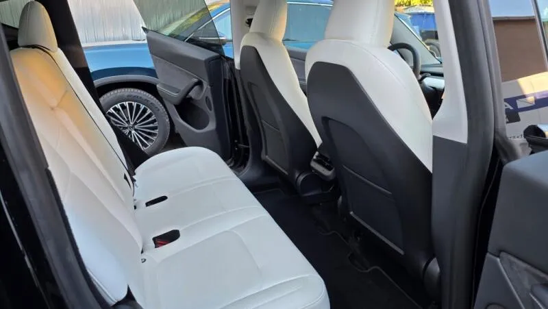 Tesla Model Y LR AWD DE Záruka SoH 92,7%
