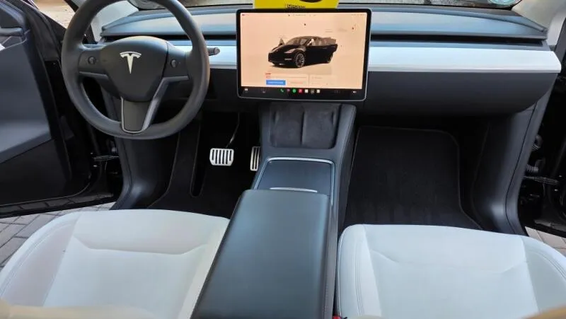 Tesla Model Y LR AWD DE Záruka SoH 92,7%