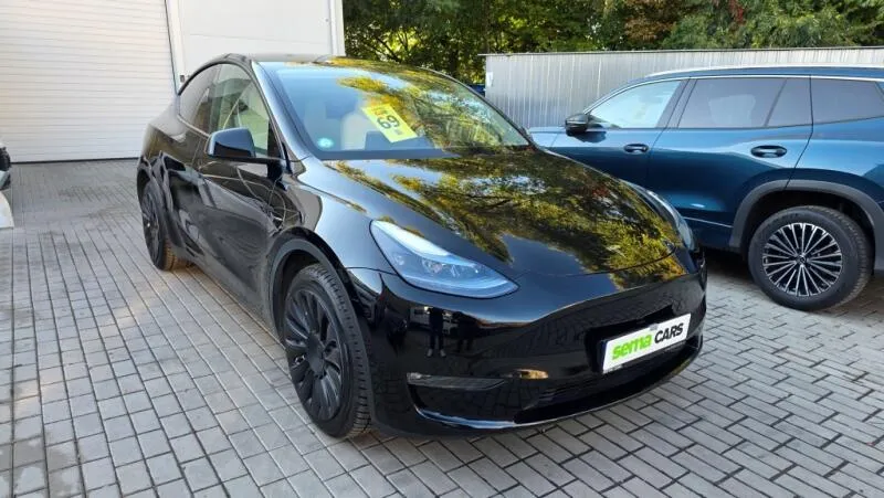 Tesla Model Y LR AWD DE Záruka SoH 92,7%