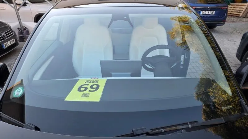 Tesla Model Y LR AWD DE Záruka SoH 92,7%