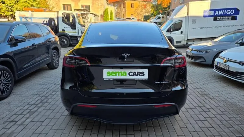 Tesla Model Y LR AWD DE Záruka SoH 92,7%