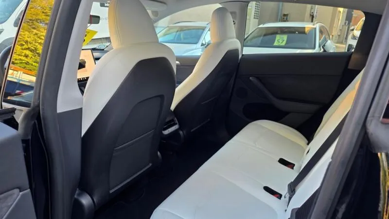 Tesla Model Y LR AWD DE Záruka SoH 92,7%